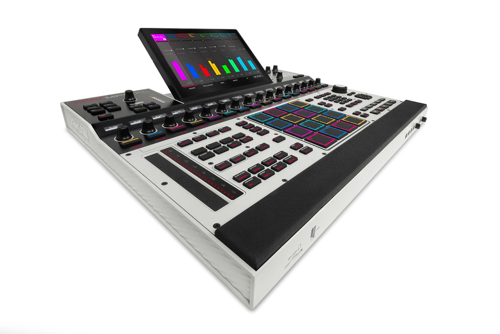 MPC XL AKAI Standalone Sampling &amp; Sequencing Station