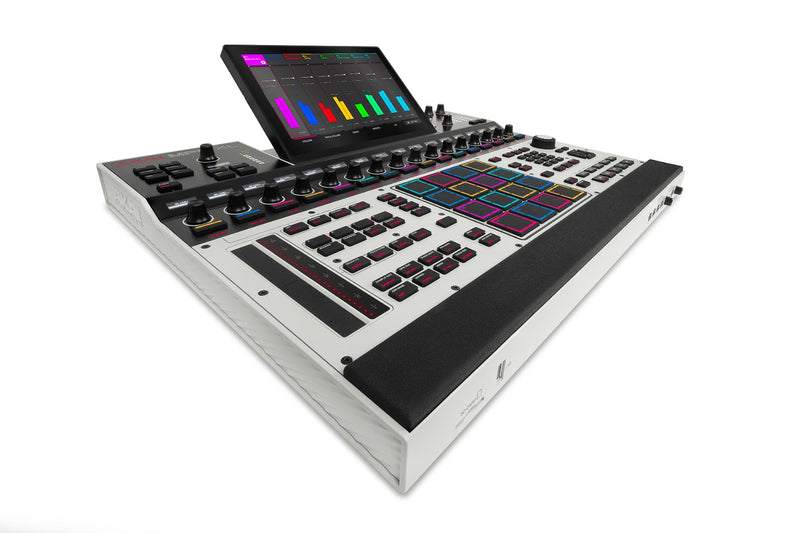 MPC XL AKAI Standalone Sampling &amp; Sequencing Station