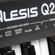Q25 ALESIS 25-KEY USB/MIDI KEYBOARD CONTROLLER