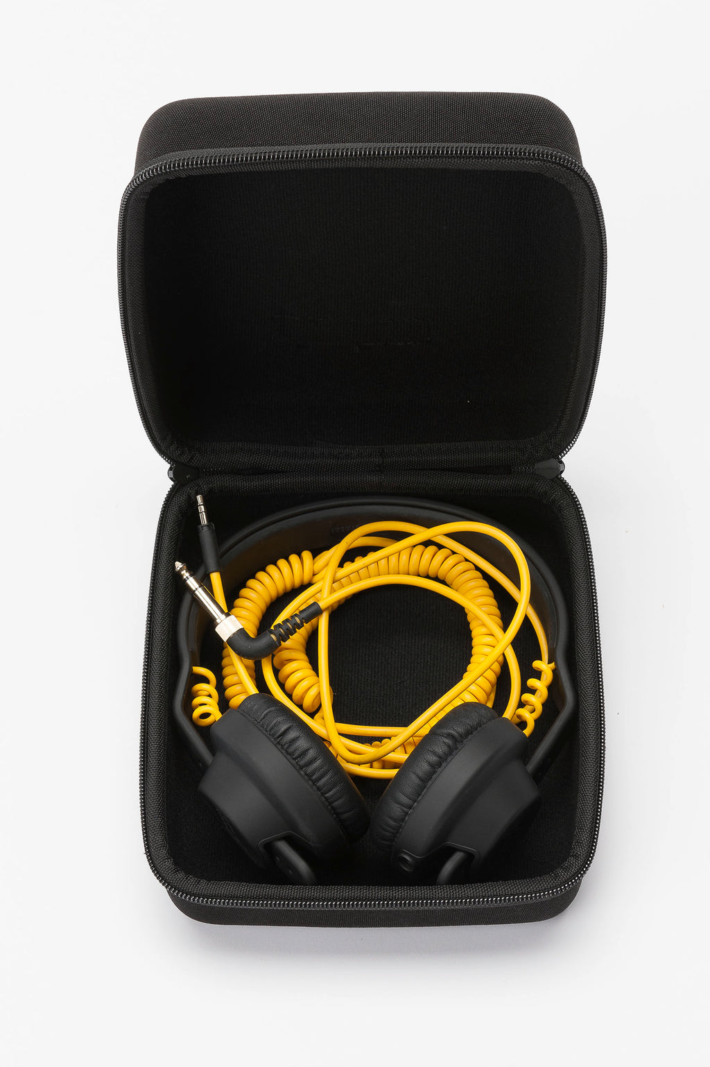 HEADPHONE-CASE II MAGMA Hoofdtelefoondraagtas